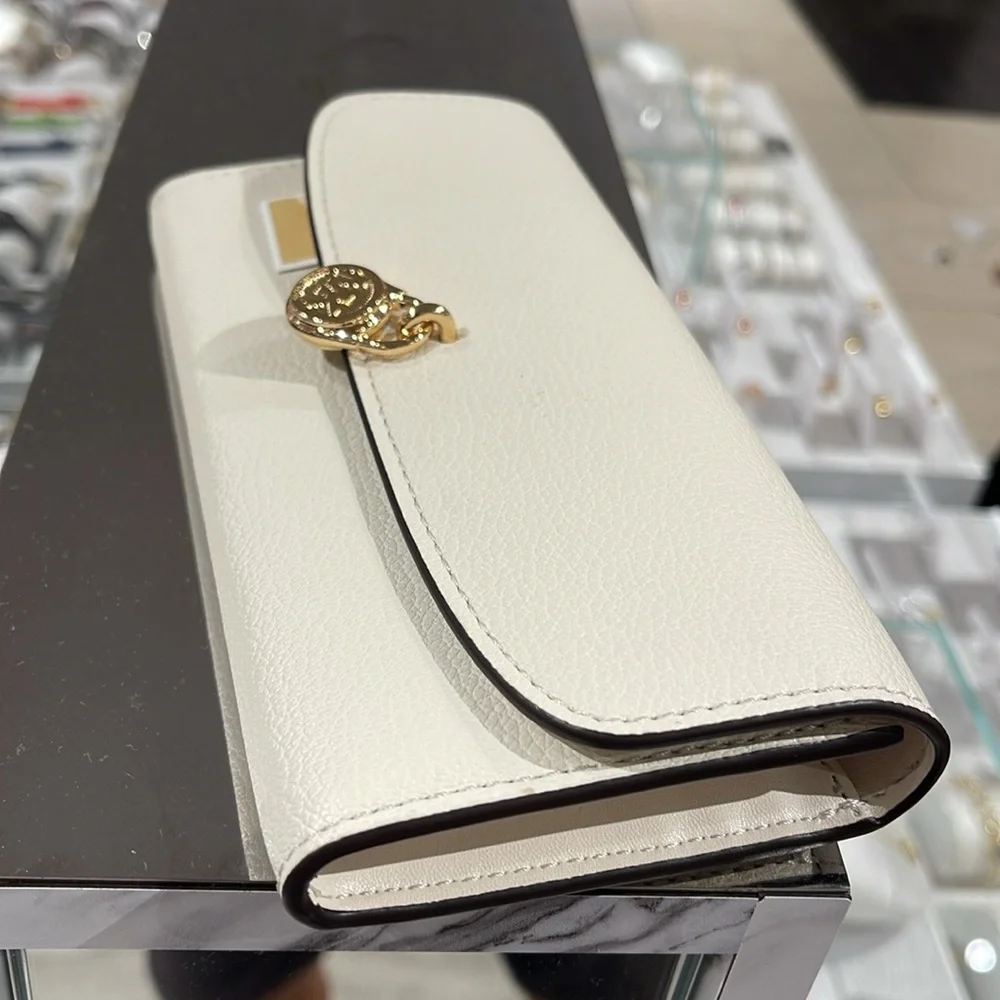 Michael Kors Hamilton Large Leather Continental Wallet
Light Cream
NWT
L - Picture 14 of 16